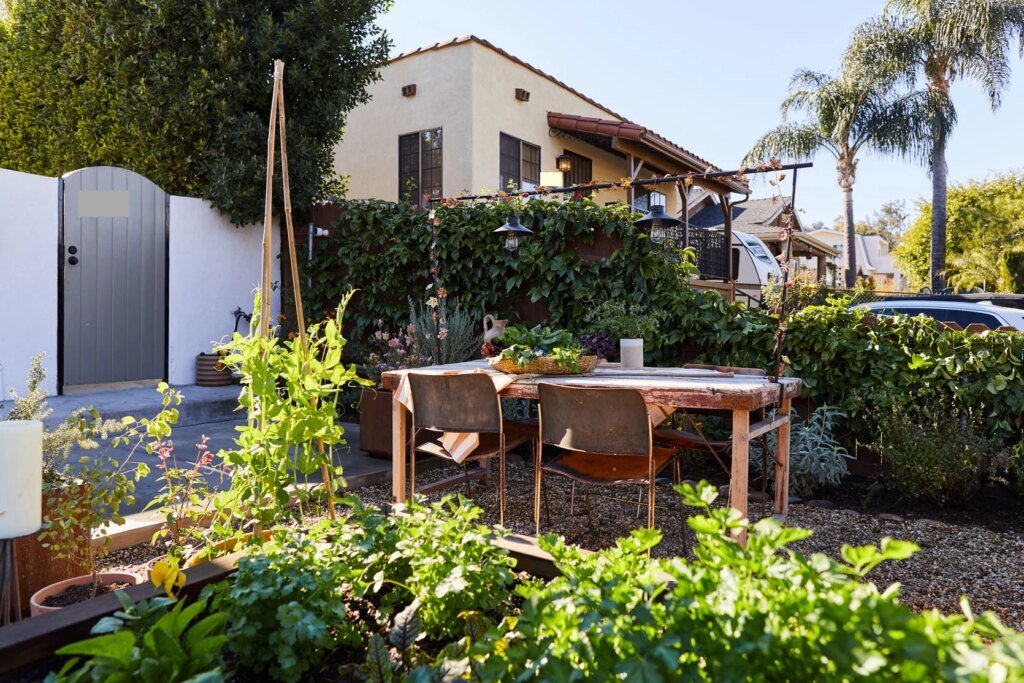 The Link Up: Em’s 3 Easter Dress Recs, Arlyn’s Perfect Cool “Mom” Purse, And Some Cute Affordable Decor